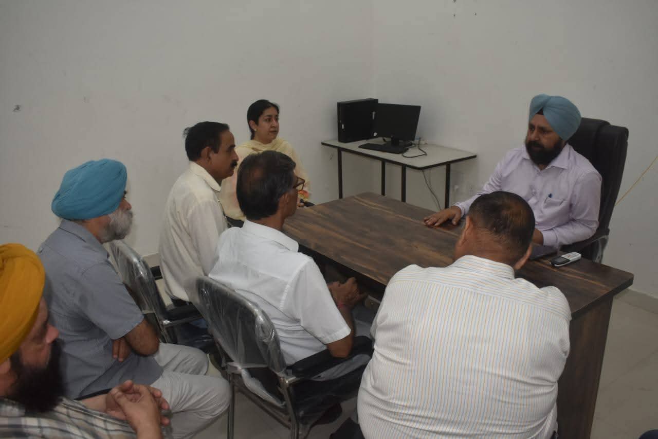 ਸੰਯੁਕਤ ਮੁੱਖ ਚੋਣ ਅਫ਼ਸਰ ਪੰਜਾਬ ਨੇ ਹੁਸ਼ਿਆਰਪੁਰ ‘ਚ ਈ.ਵੀ.ਐਮ ਵੇਅਰਹਾਊਸ ਦੀ ਬਾਹਰੀ ਪੜਤਾਲ ਕੀਤੀ